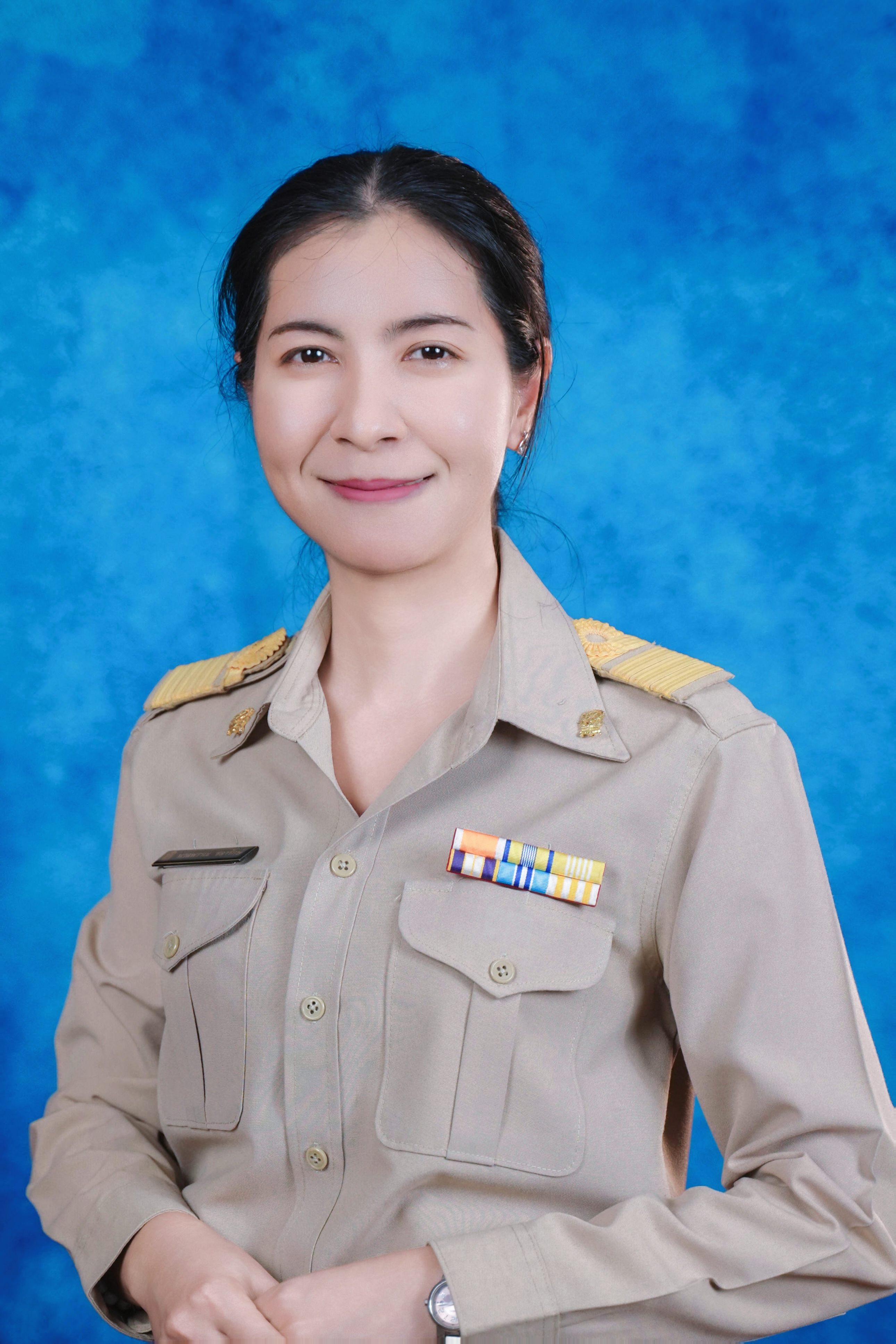 นางสาวนวลพรรณ ชลารักษ์