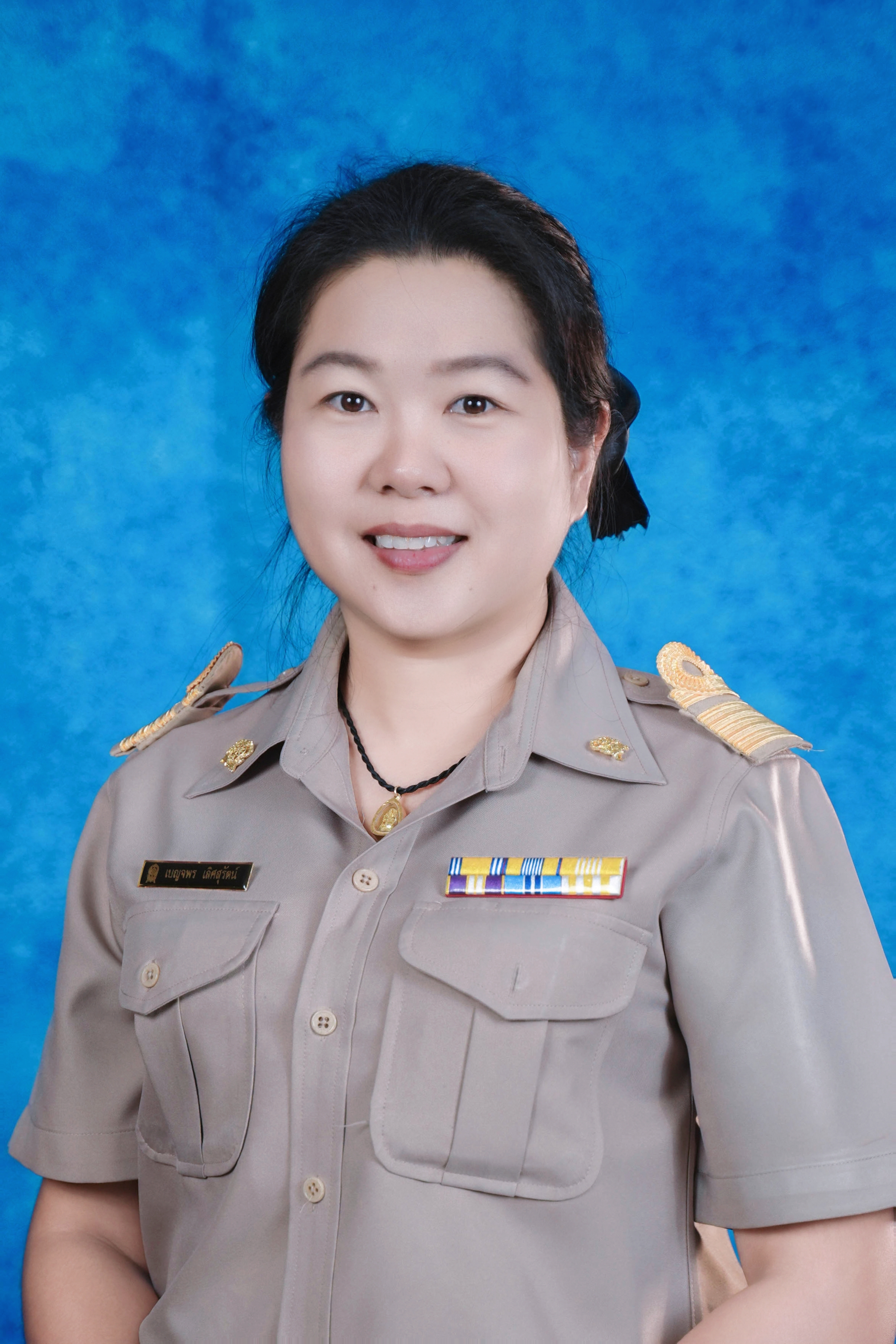 นางสาวเบญจพร เลิศสุรัตน์