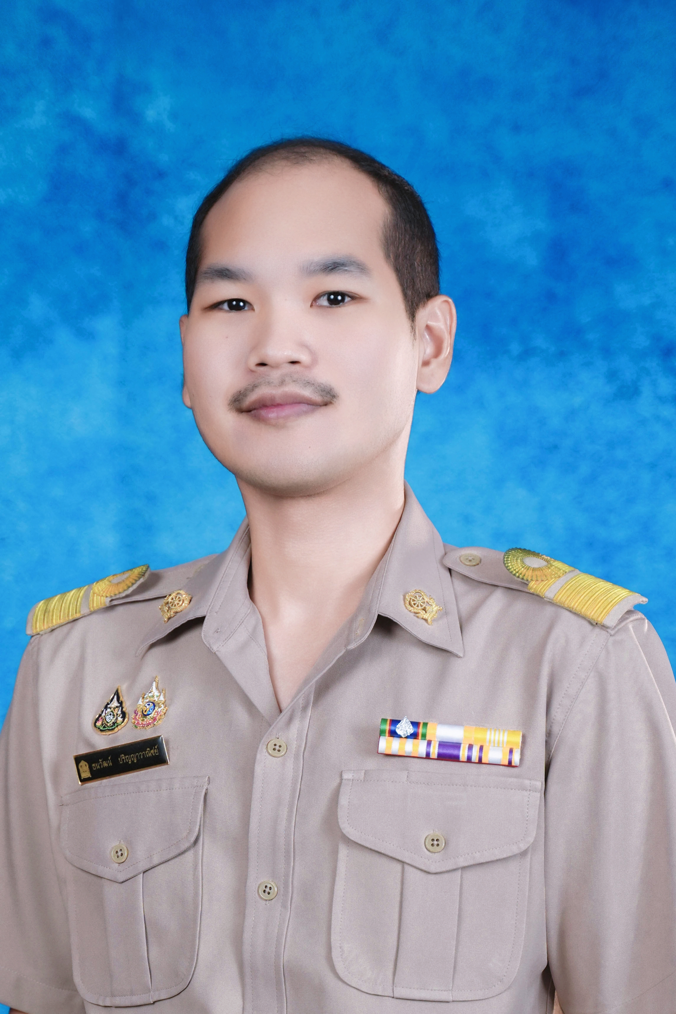 นายธนวัฒน์ ปริญญาวาณิชย์